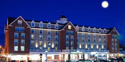 Super Moon Hotel View - Salem Waterfront Hotel - Salem MA