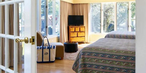 Two Bed Deluxe Room - Breezeway Resort - Misquamicut, RI