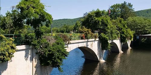 bridge of flowers shelburne falls ma