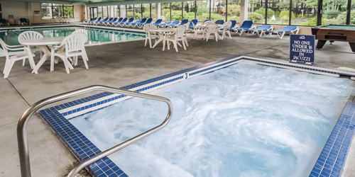 Jacuzzi & Indoor Pool - Sea Mist Resort - Mashpee, MA