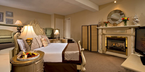 Chatham Suite - Cape Codder Resort & Spa - Hyannis, MA