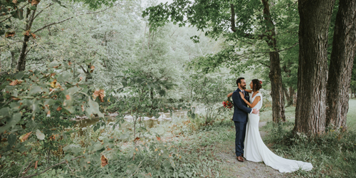 Grafton Inn Frosty Wedding Scene - Distinctive Inns of New England - Photo Credit Amy Donohue