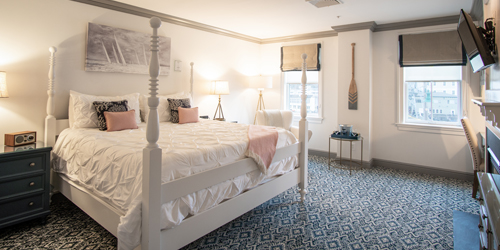 Hoxie King Room New 2020 - Whaler's Inn - Mystic, CT