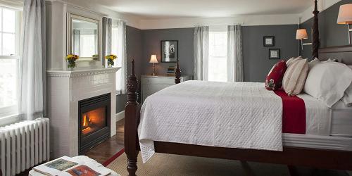 Monhegan Island Room - Newcastle Inn - Newcastle, ME